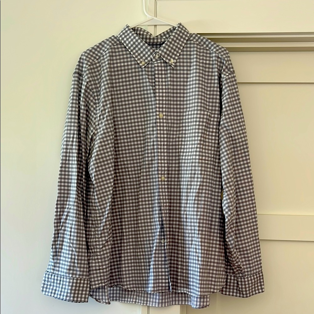 Vineyard vines, men’s gray, and white shirt shirt